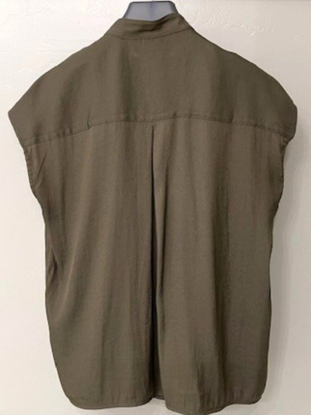 Banana Republic Button Front Top - Picture 2 of 5